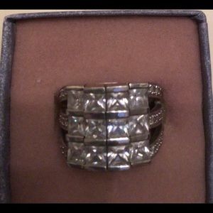 Clear stone sterling silver size 8 band ring